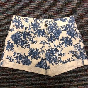 Tommy Hilfiger White Denim Floral Shorts- Size 8